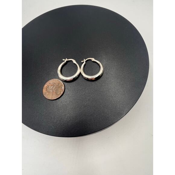 AV 925 Designer Sterling Silver Crescent Pierced Hoop Earrings, 2.9 grams - Picture 8 of 11